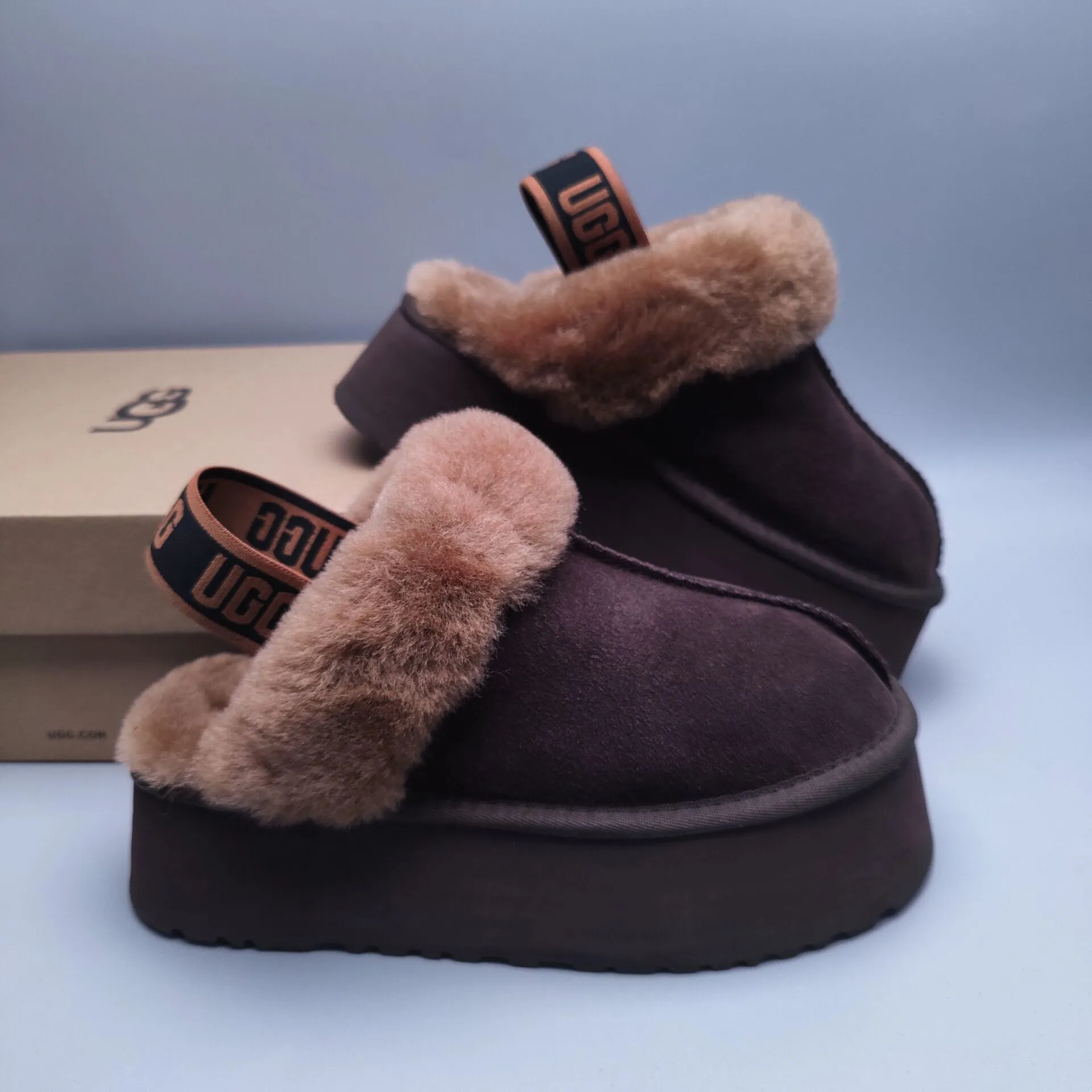 💰 480 UGG sheepskin all-in-one snow boots. The official website recommends 3474 5-layer 5 cm thick-soled slippers. Color: chocolate, mustard, black, gray, maroon, dusk pink. Size: 35-41.